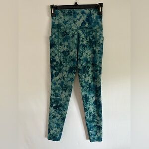 Athleta  Salutation Stash Pocket  7/8 Tights size Xs athletic wear